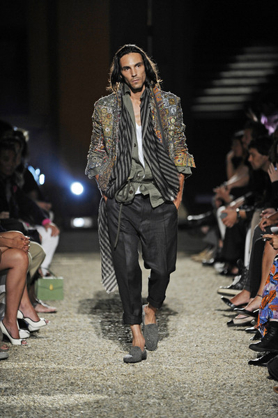 PHOTO © PETER STIGTER FILENAME IS DESIGNER NAME SPRING/SUMMER 2011