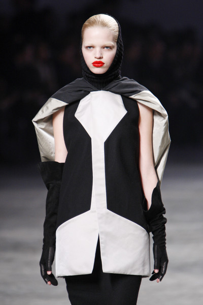 PHOTO © PETER STIGTER FILENAME IS DESIGNER NAME FALL/WINTER 2011