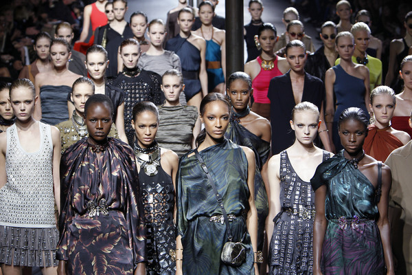 PHOTO © PETER STIGTER FILENAME IS DESIGNER NAME SPRING/SUMMER 2011