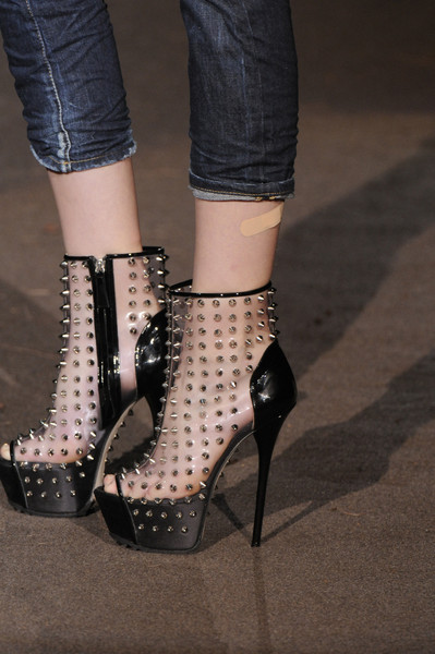 Catwalktrends ss2010: showstopping shoes | Team Peter Stigter, catwalk ...