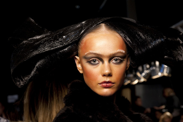 Beauty Trends FW2010: Extreme make-up | Team Peter Stigter, catwalk ...