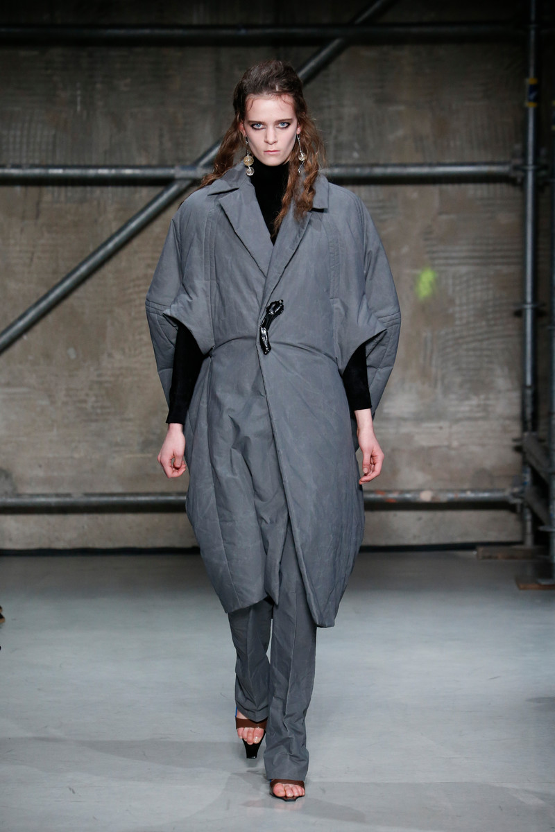 Fall/Winter Catwalk Trend 2017/2018: Grey Suits : Team Peter Stigter ...